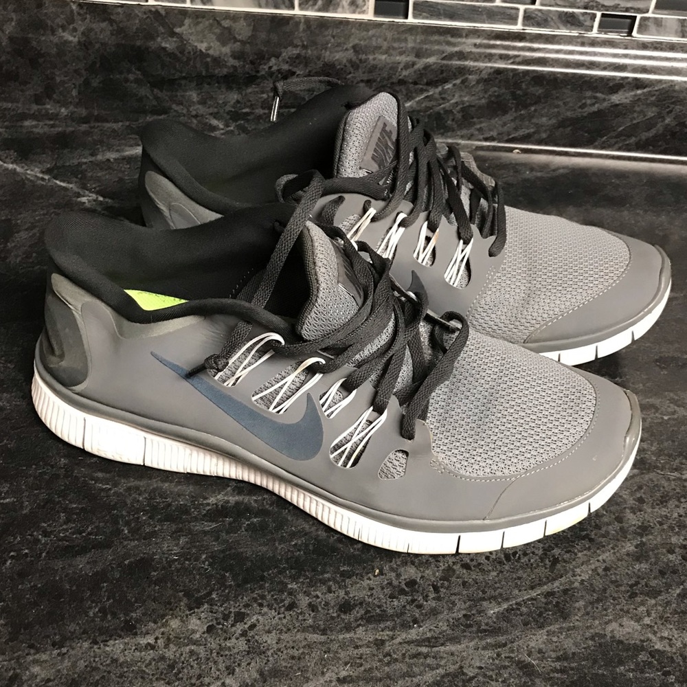 Men’s Nike 5.0 gray shoe size 12